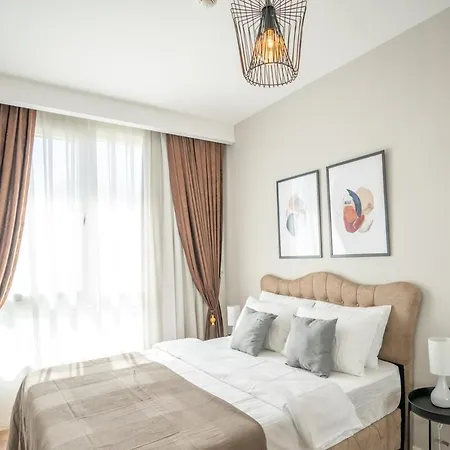 Stylish Retreat Cozy 2br Apt *